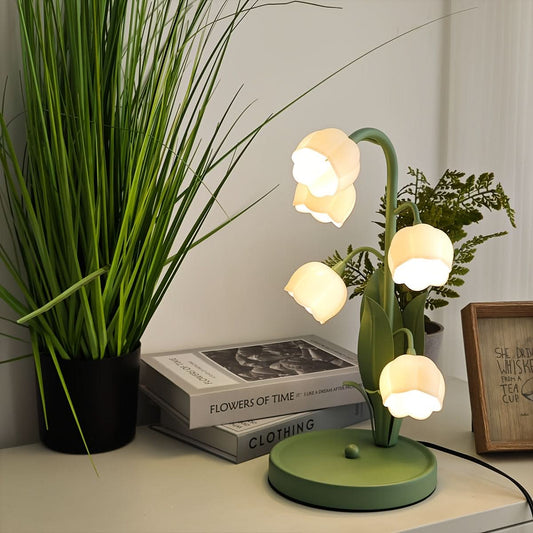 Art Deco Flower Pattern Metal Table Lamp