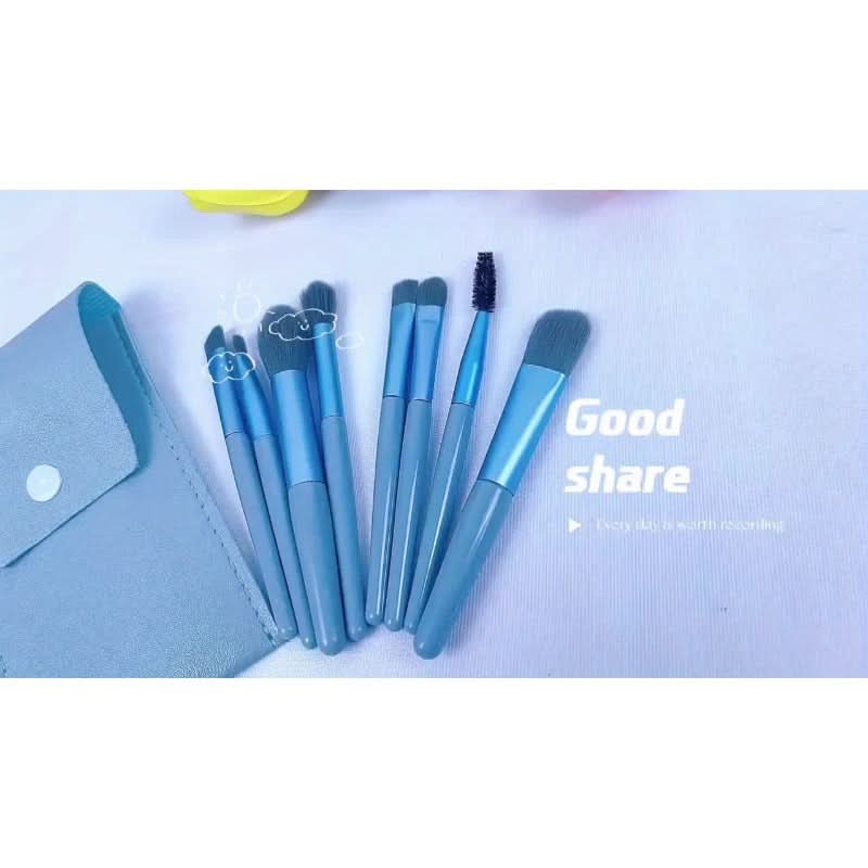 8-Piece Portable Makeup Brush Set – Mini Brushes for Concealer