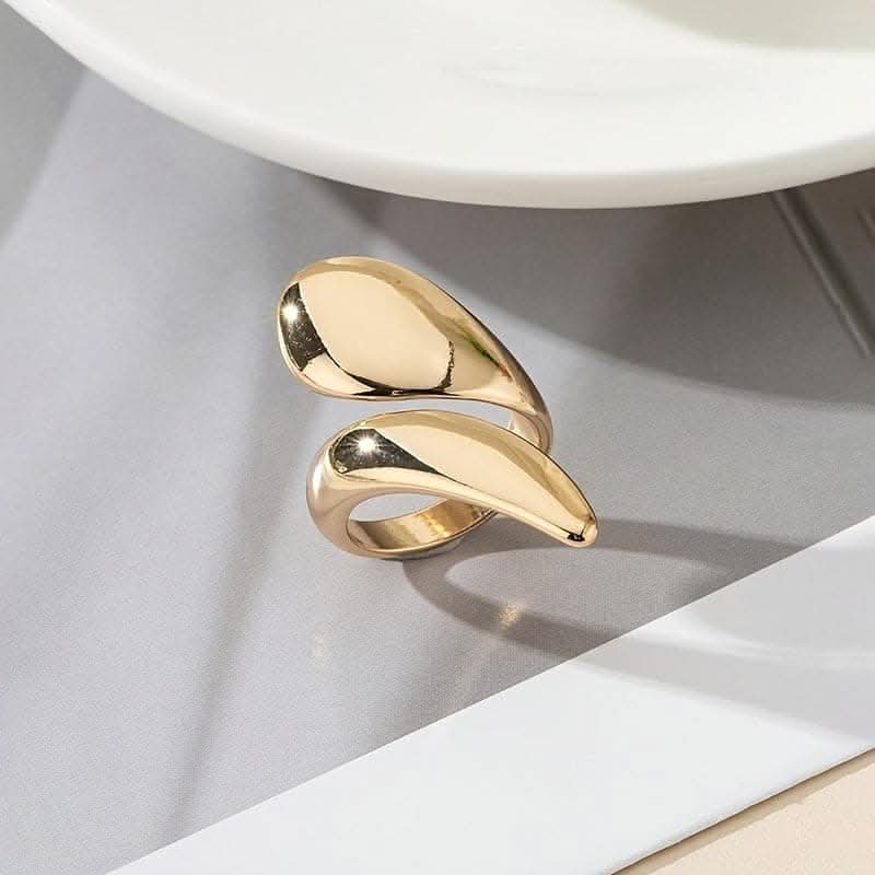 Luxurious Adjustable Open Ring – Golden Polished Minimalist