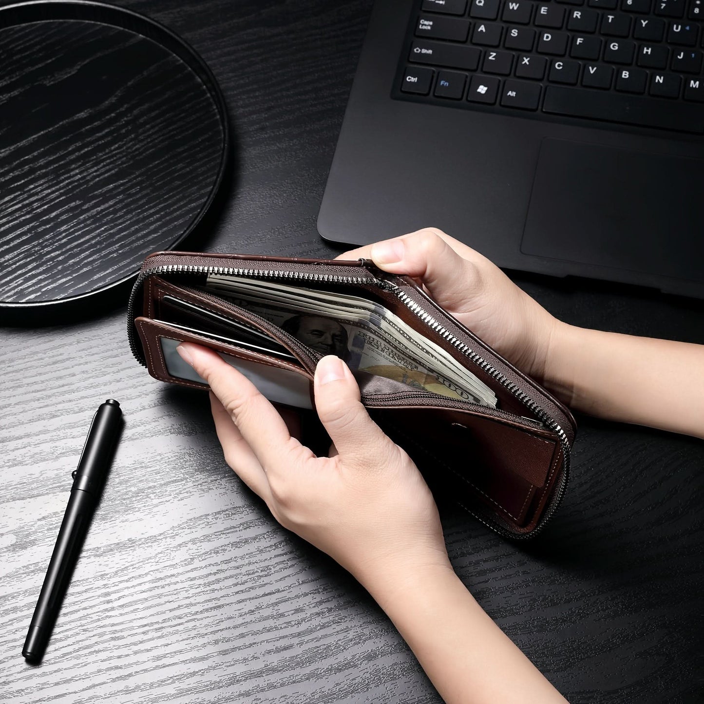 Stylish Men's Multifunctional Wallet with Zipper Closure
