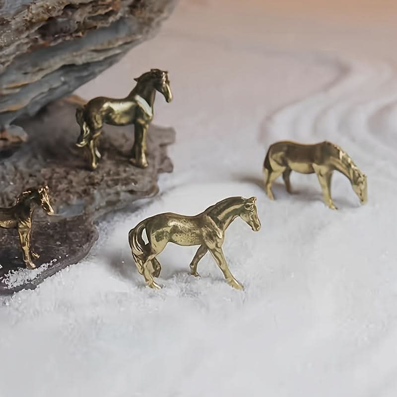 4pcs Miniature Alloy Horse Figurines Set – Collectible Metal Ponies