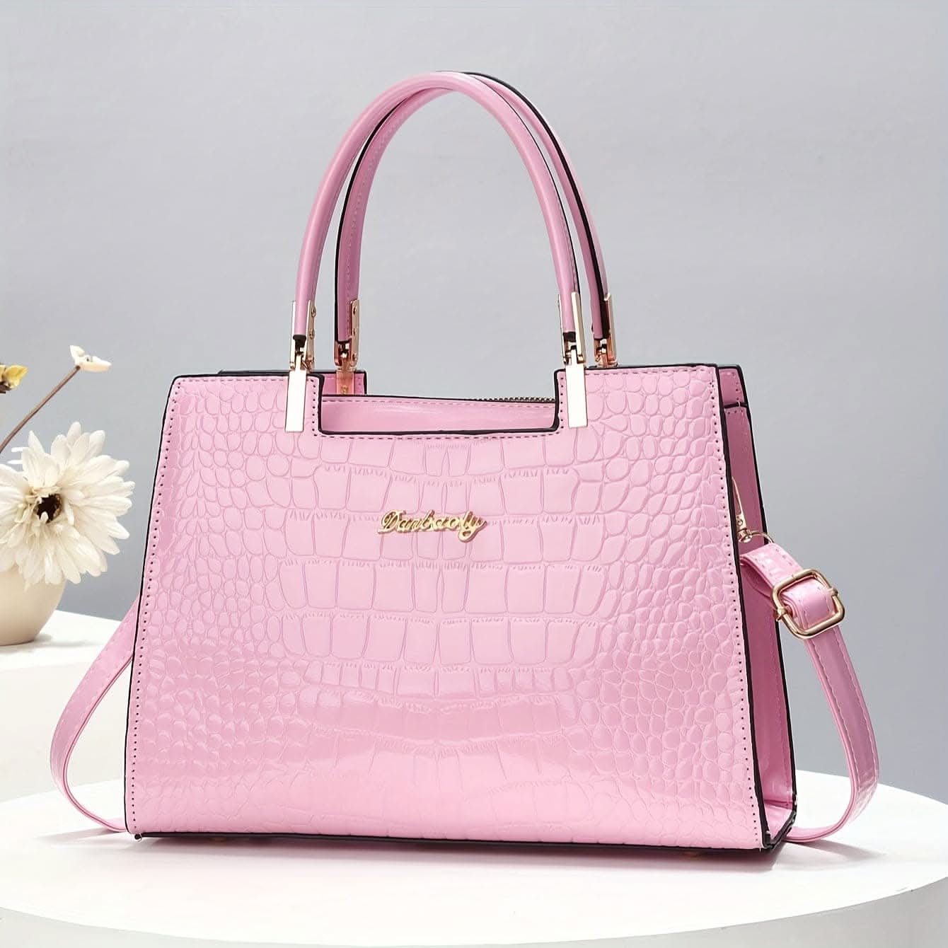 Large Capacity Crocodile Print Tote- Everyday Handbag with Spacious Interior and Design