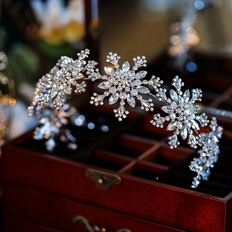 Elegant Snowflake Rhinestone Wedding Tiara Crown