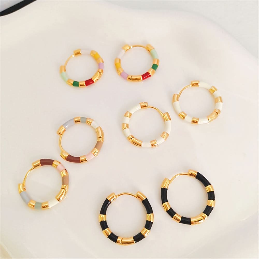 Vibrant Hoop Earrings – Seasonal Style with Retro Minimalist Design