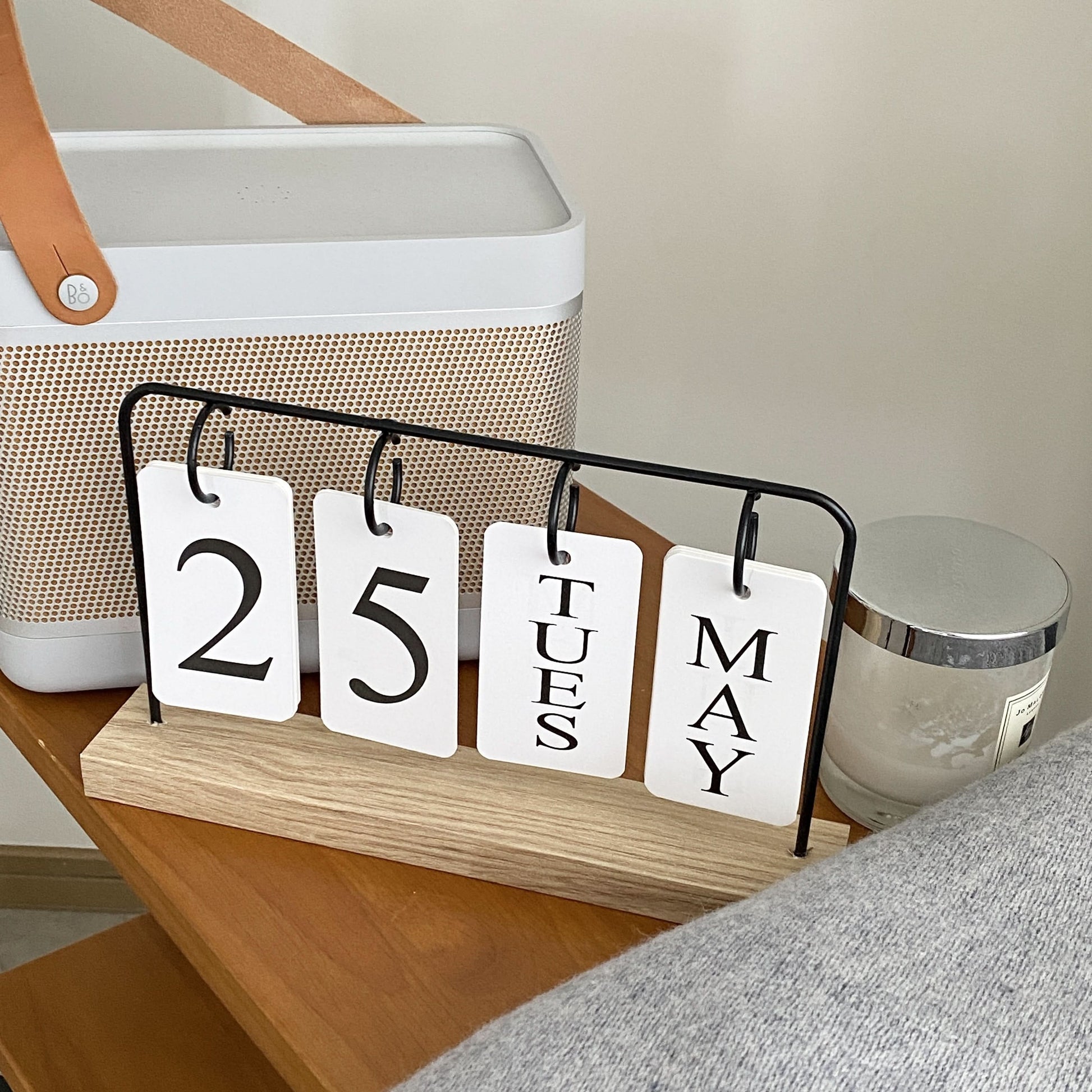 Personalized Mini DIY Desktop Calendar Decor