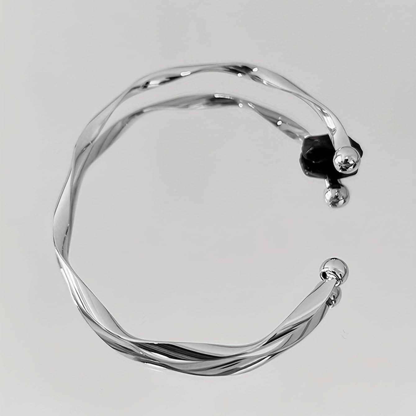 Geometric Twisted Bangle – Simple Style Cuff