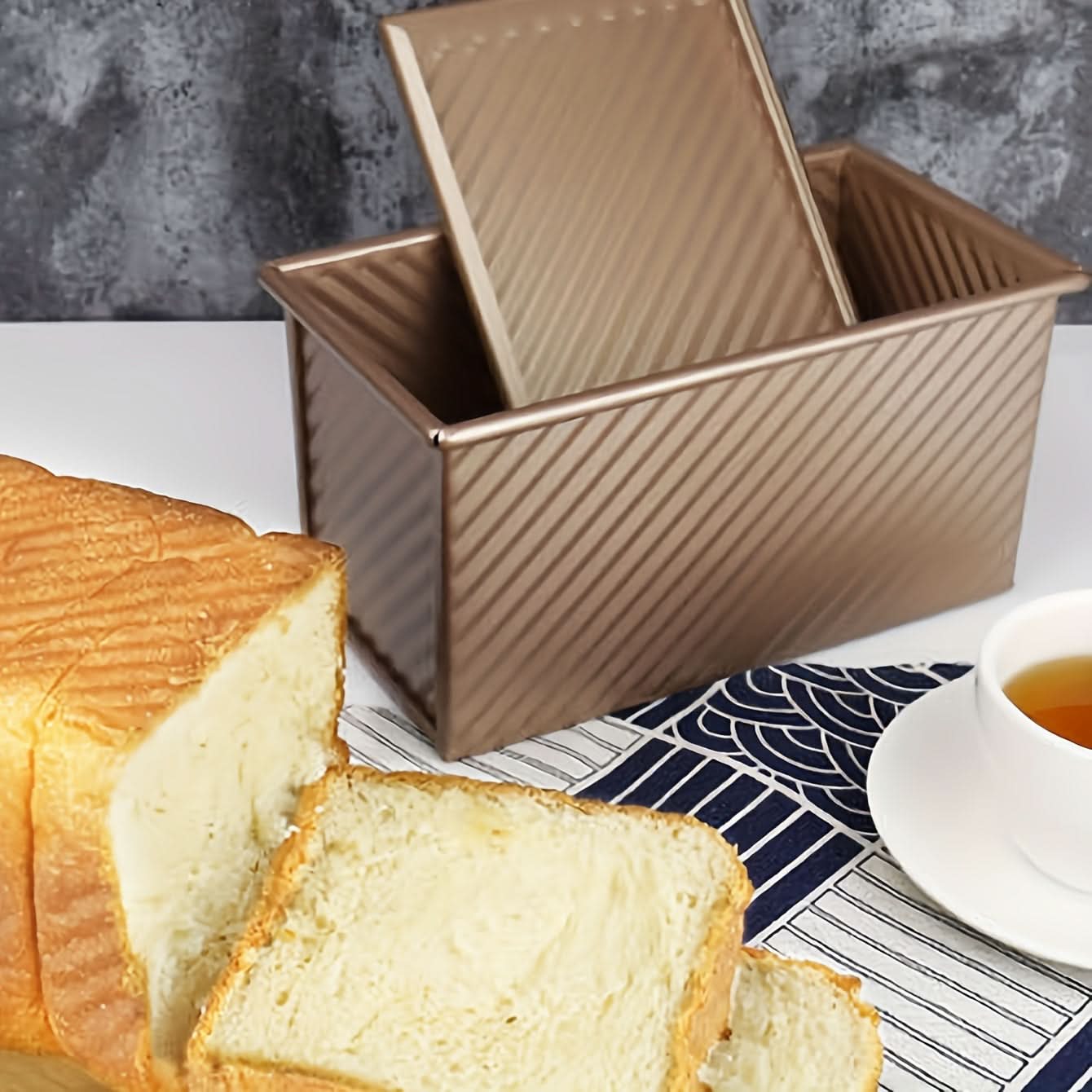 Carbon Steel Loaf Pan with Lid – Non-Stick, Ideal for Baking Bread, Toast & Cakes