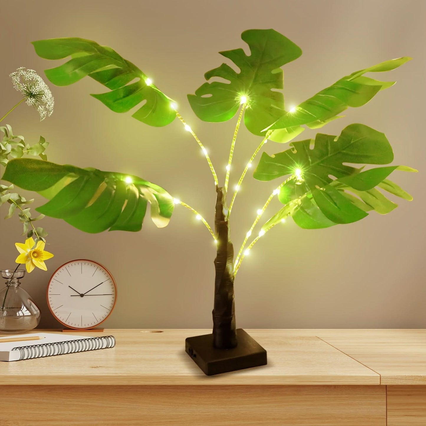 30-LED Green Leaf Table Lamp, USB Powered
