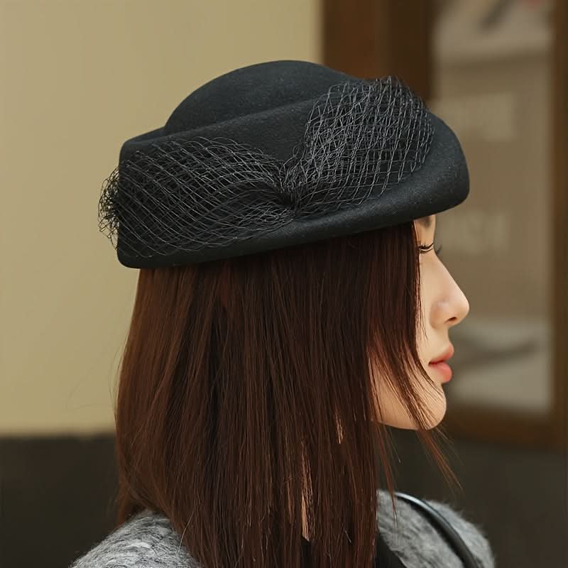 Women's Wool Beret Hat with Veil & Bow – Retro British Style