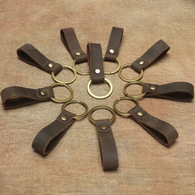 Handmade Leather Keychain – Minimalist Retro Key Ring for Keys & Gifts