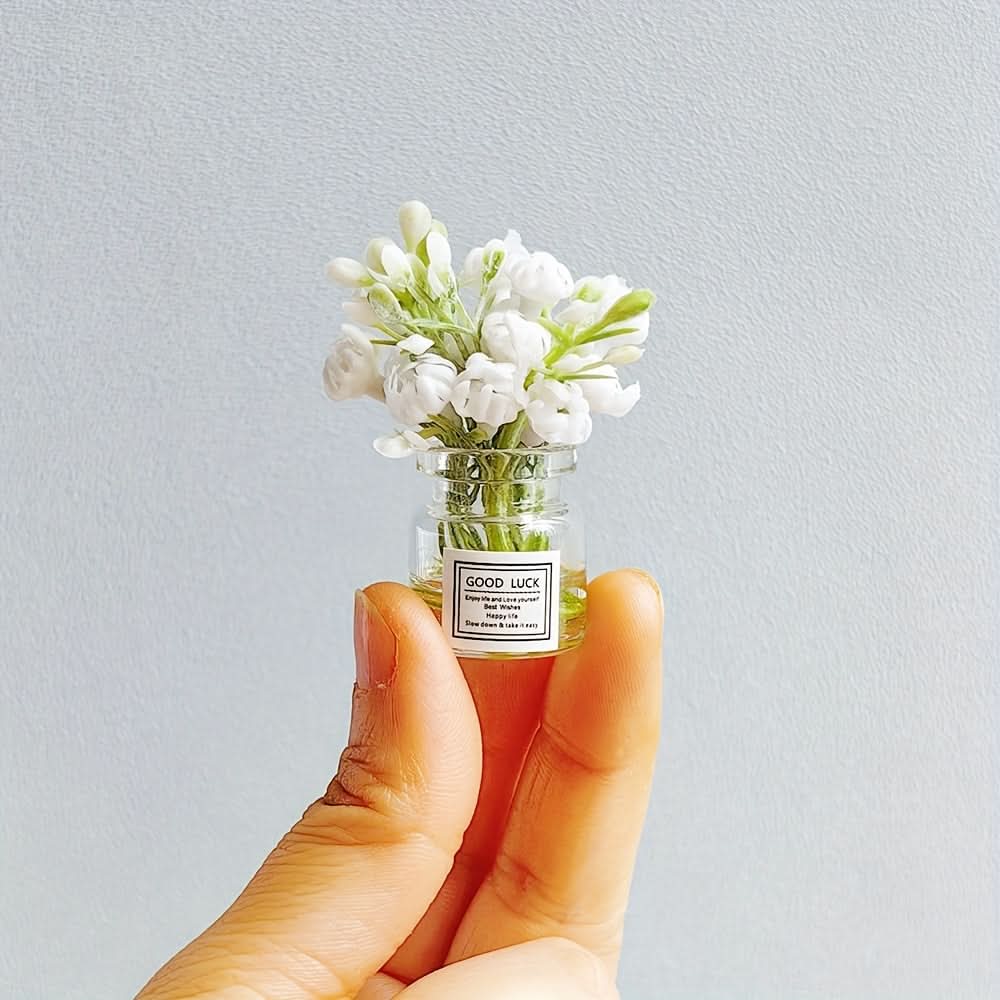 Miniature Glass Flower Pot – Elegant Tabletop Décor