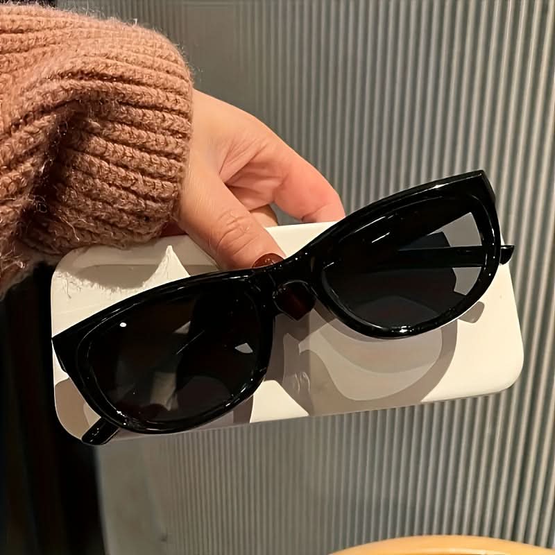 Chic Women's Anti-Glare Fashion Glasses, Durable