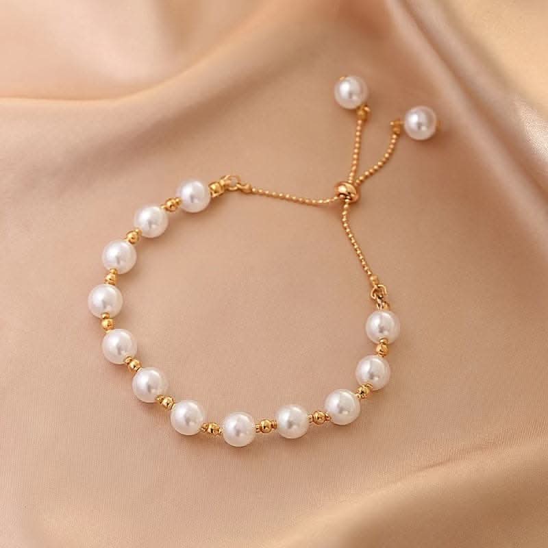 Shimmering Elegant Pearl Charm Bracelet