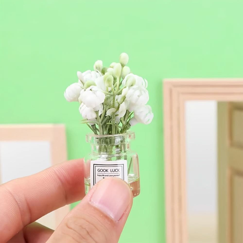Miniature Glass Flower Pot – Elegant Tabletop Décor