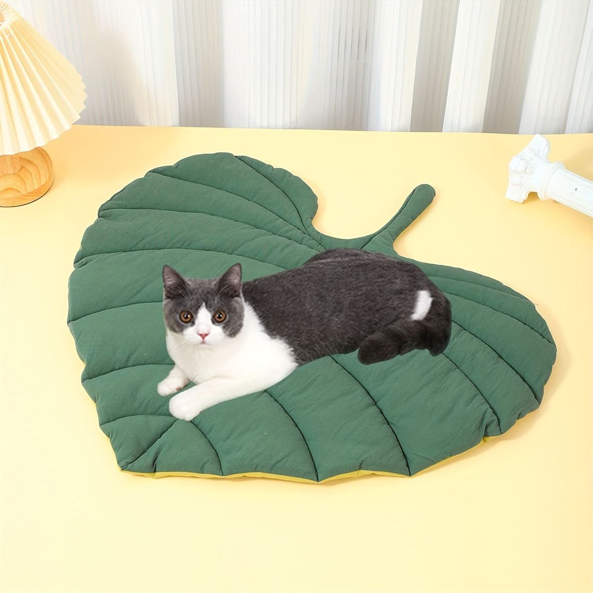 Leaf-Shaped Pet Mat – Stylish & Cozy