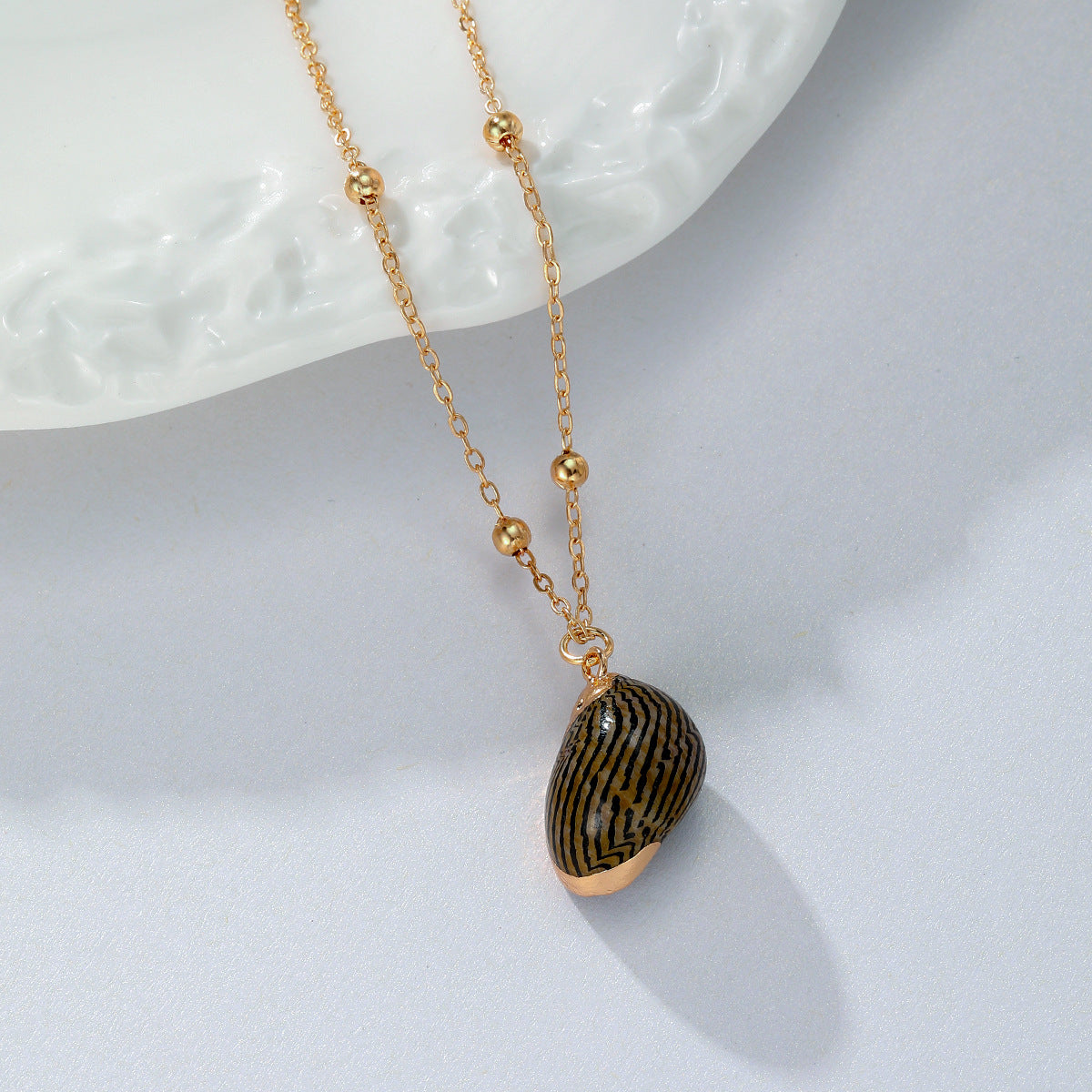 Boho Seashell Pendant Necklace – Layered Beach Jewelry for Women