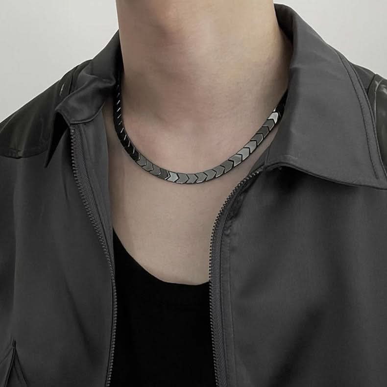 Men's Black Gallstone Triangle Necklace – Hip-Hop Style