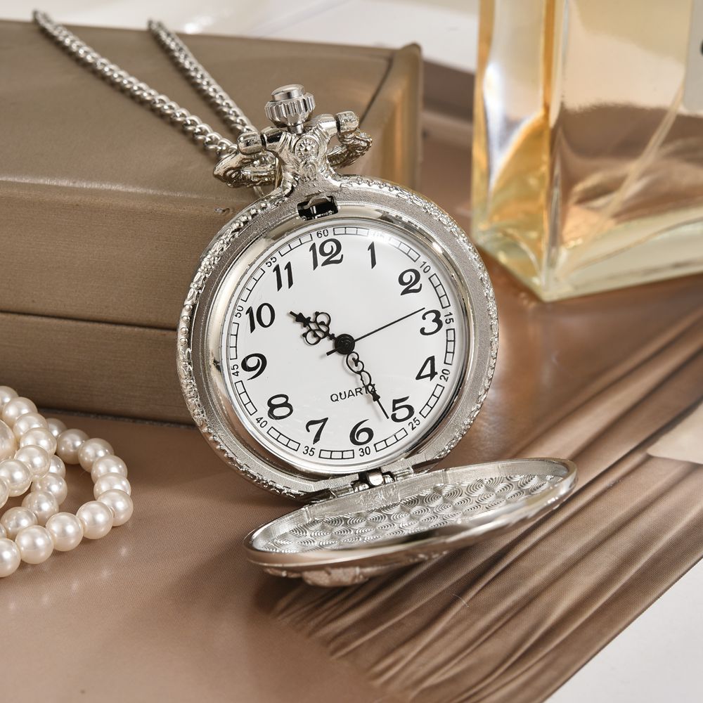 Vintage Silver Pocket Watch Necklace – Classic Quartz Pendant Timepiece