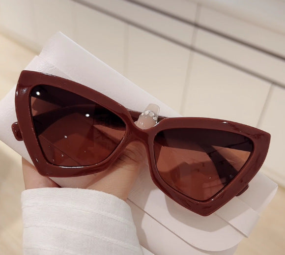 Women’s Cat Eye Sunglasses – Triangular Retro Full Frame Shades for Sun Protection