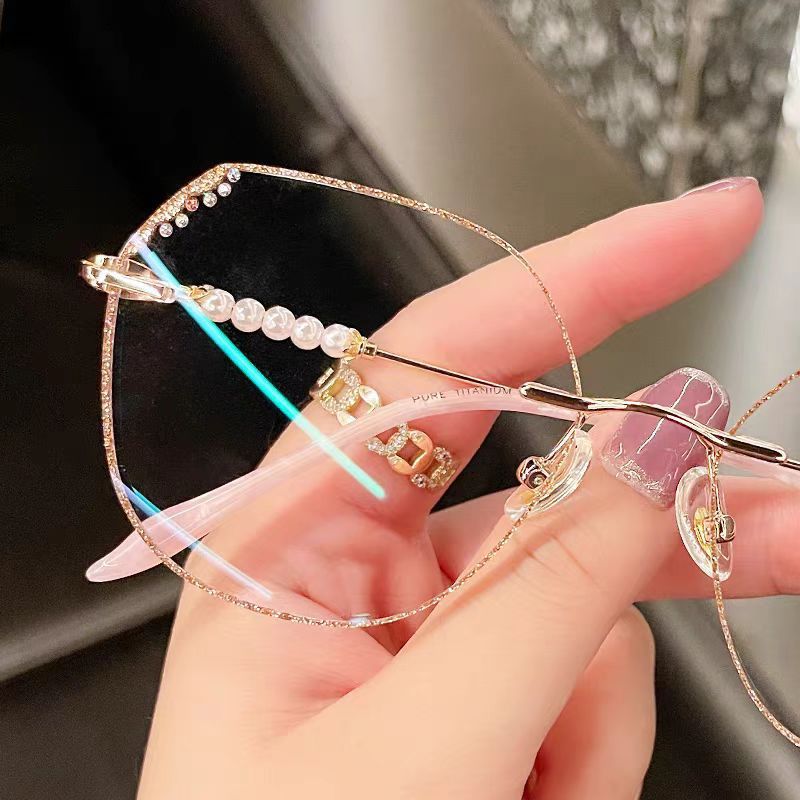 Elegant Diamond-Cut Frameless Anti-Blue Light Reading Glasses – Large Gold Polygon Frame