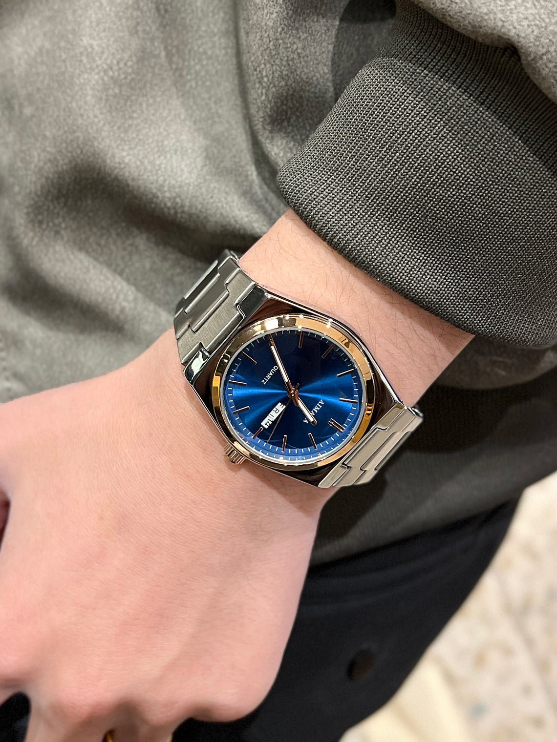 Men's Stainless Steel Quartz Watch – Luminous Dial, Day-Date Display
