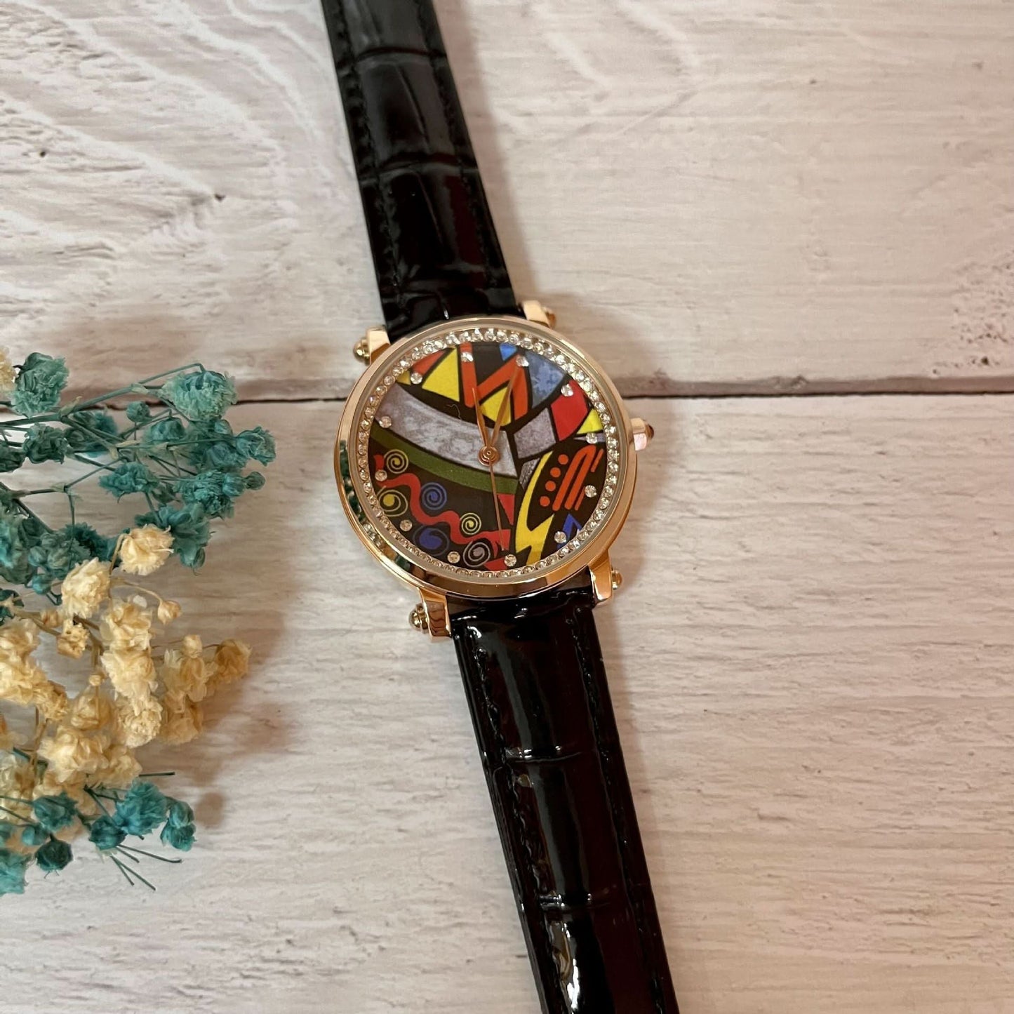 Time and Space Watch – Fashionable Gold Shell Belt Quartz for Women