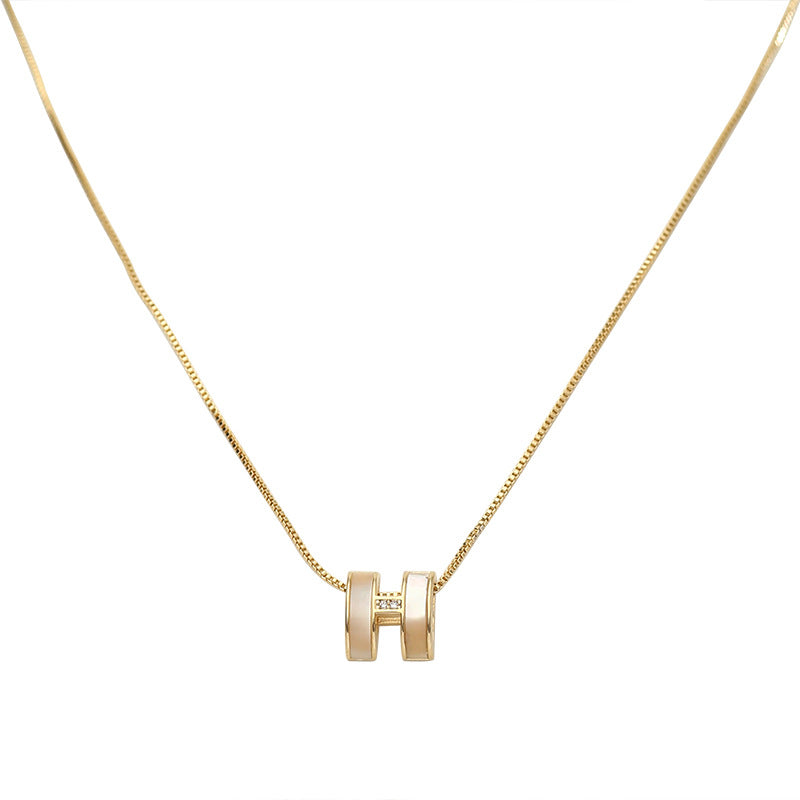3D Letter H Pendant Necklace – Light Luxury Titanium Steel Clavicle Chain for Women