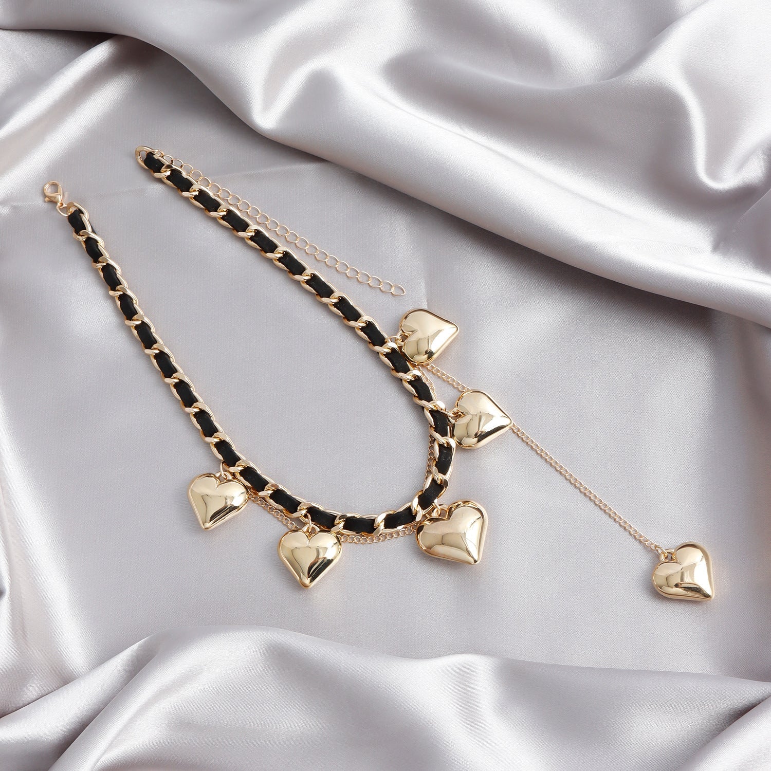 Heart Pendant Necklace for Women – Velvet Wrapped Love Charm Clavicle Chain