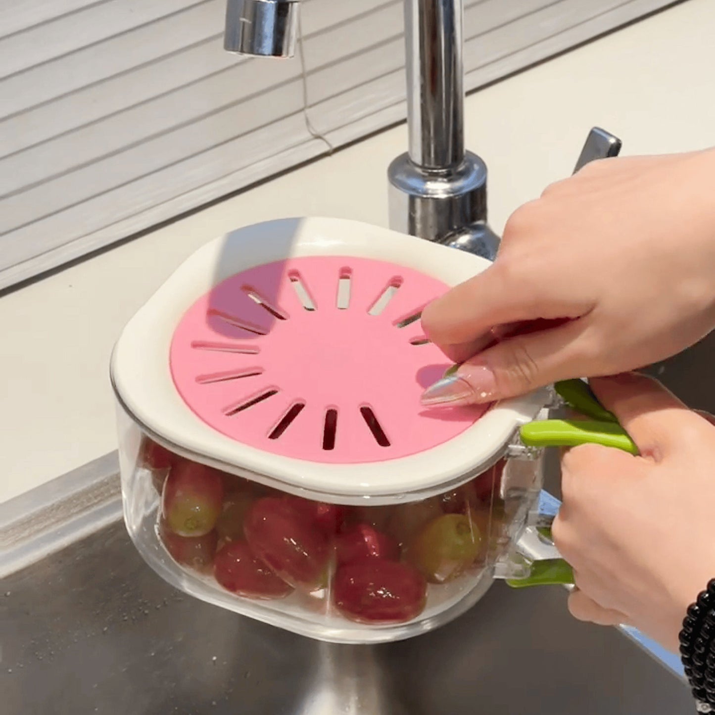 Adjustable Sink Drain Basket – Food-Grade Faucet Strainer for Washing Fruits & Vegetables