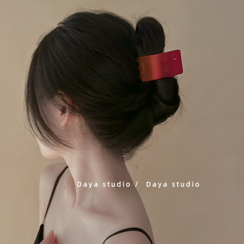 French Matte Gradient Ponytail Clip – High-End Shark Hair Clip for Thick Hair