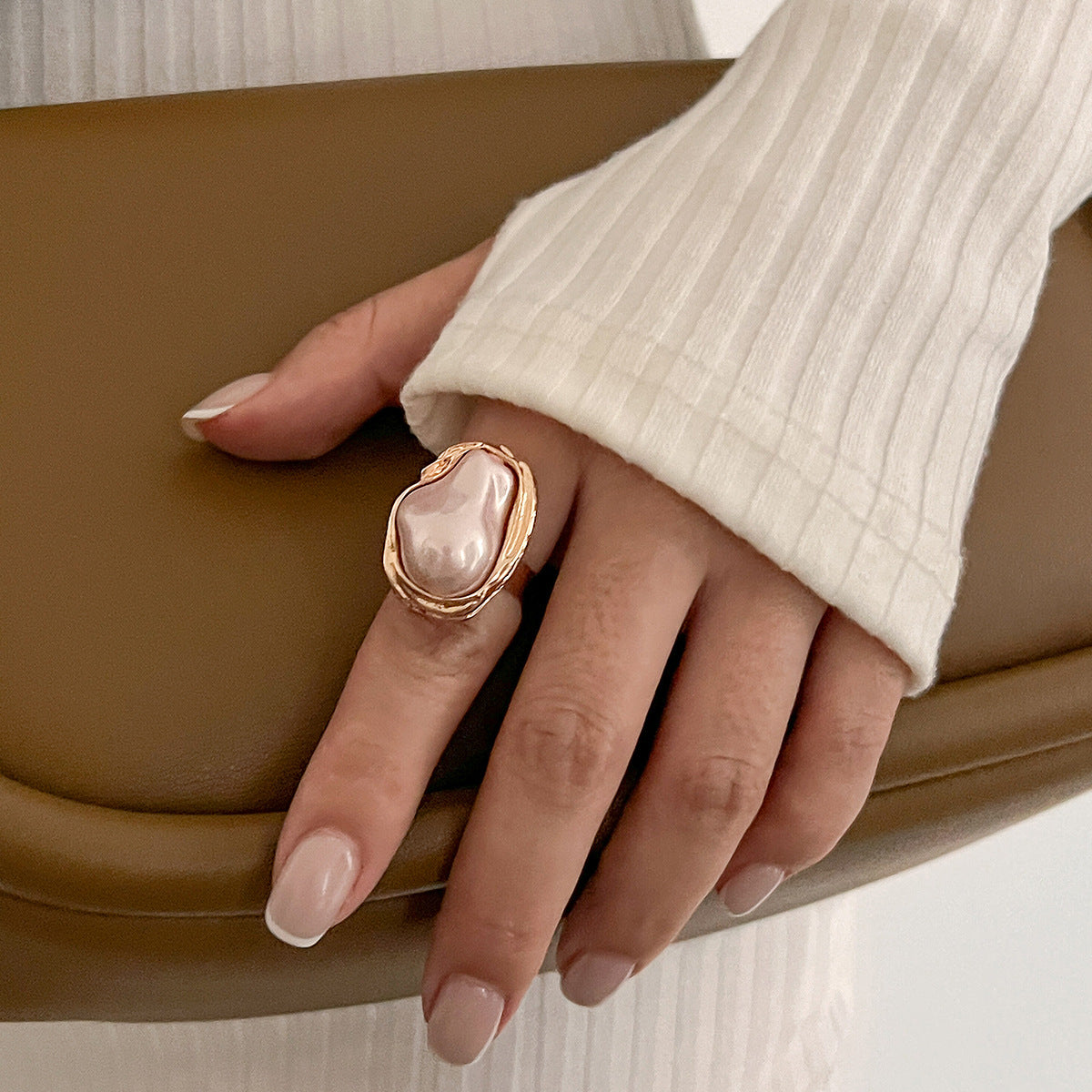 Baroque Pearl Statement Ring – Irregular Alloy Geometric Design for Women