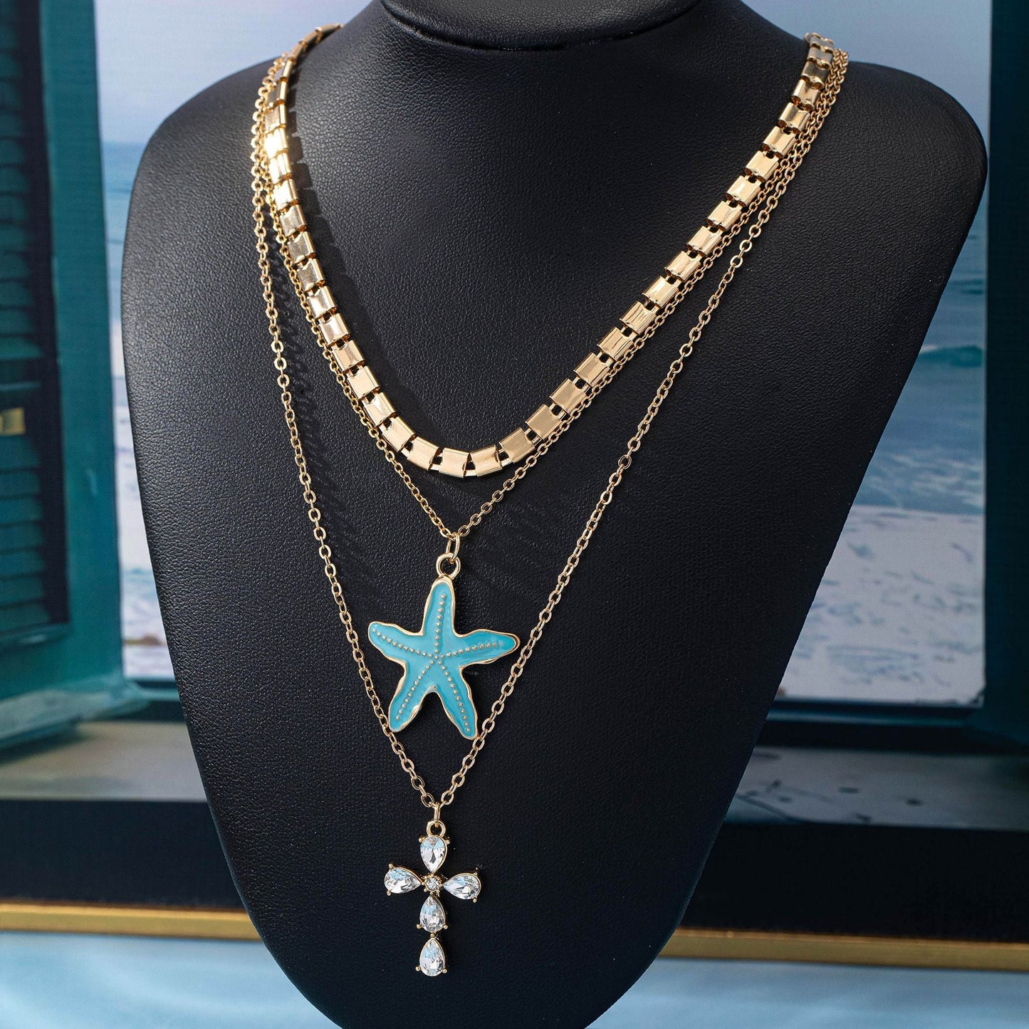 Starfish Pendant Necklace – Minimalist Beach Jewelry for Women