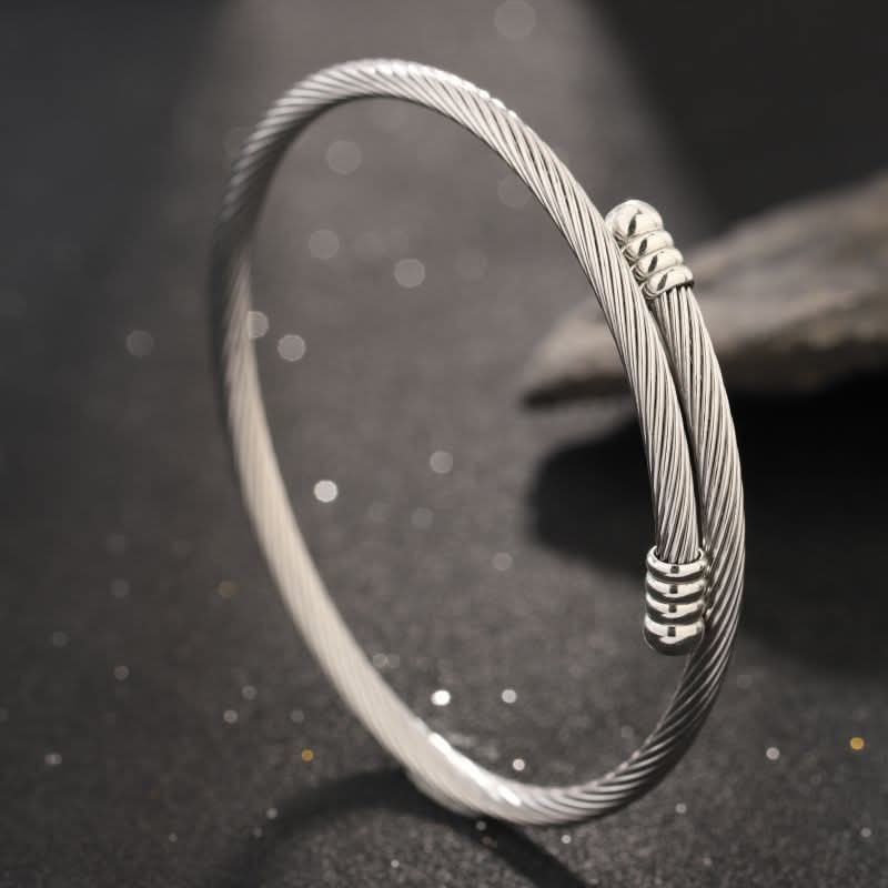 Adjustable Stylish Geometric Spiral Design for Unisex