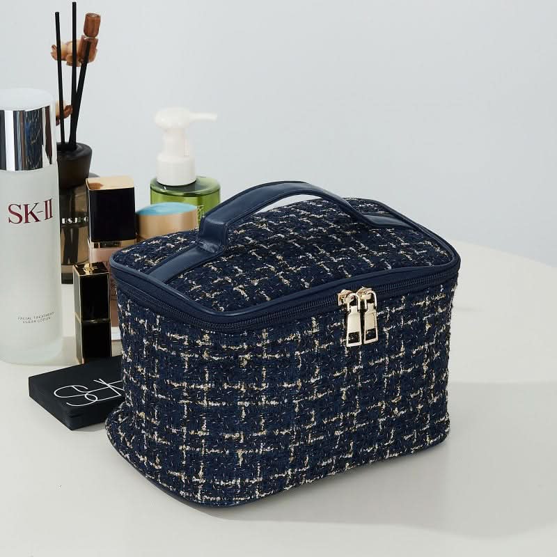 Large Capacity Plaid Makeup Bag – Stylish and Portable for Men & Women