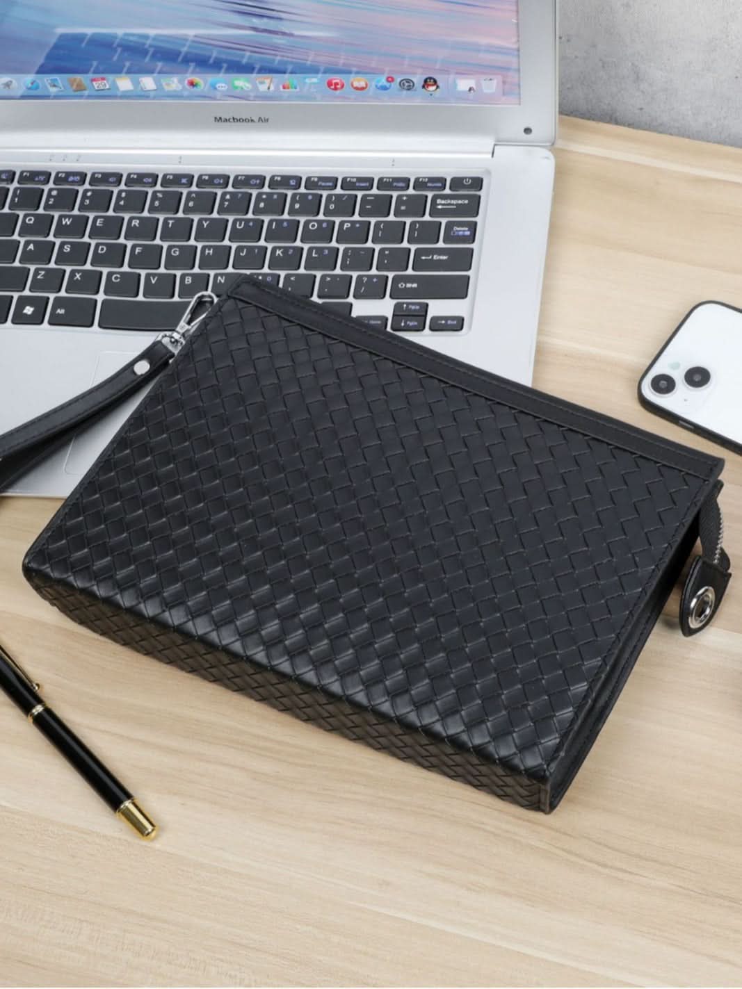 Men’s Trendy Urban Style Leather Envelope Bag – Woven Pattern Clutch