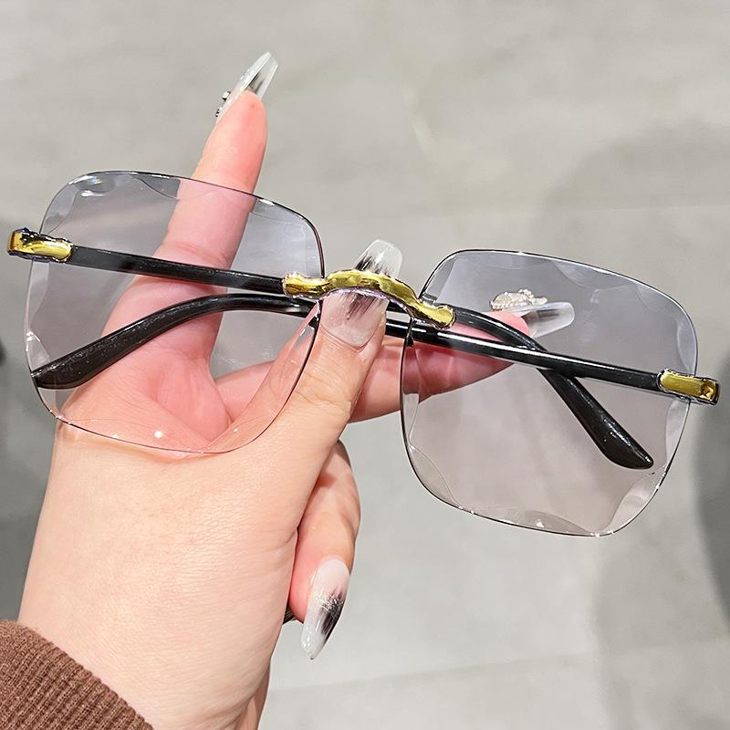 Women’s Frameless Box Sunglasses – UV Protection Cut-Edge Fashion Shades