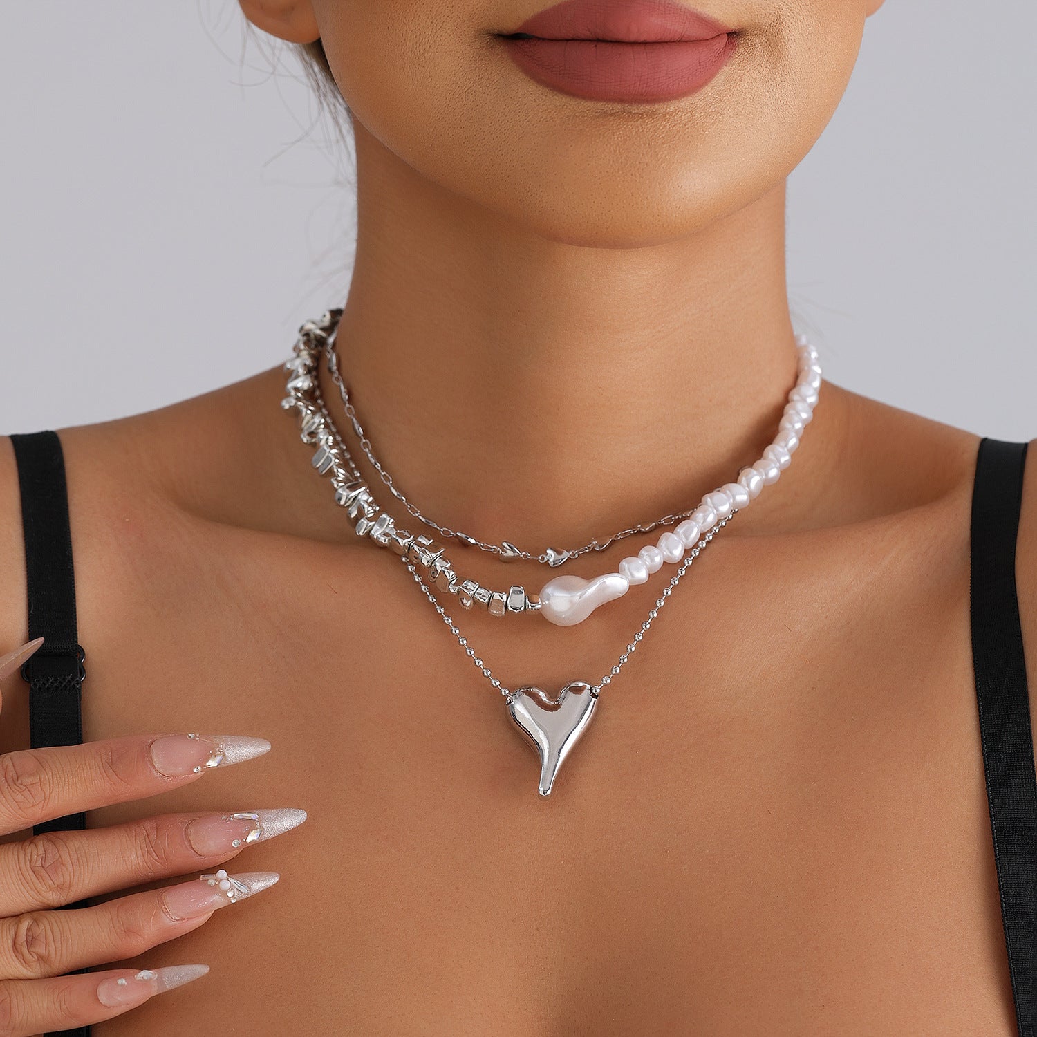 Pearl Heart Pendant Necklace – Trendy Metal Clavicle Chain for Women