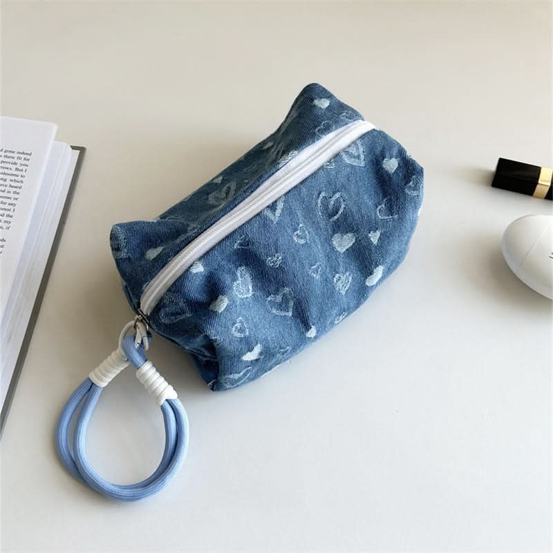 Plush Large-Capacity Makeup Bag – Cute Travel Cosmetic Organizer