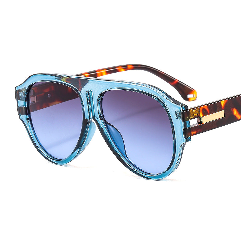 Chic Gradient Lens Eyewear – Vintage-Inspired Oval Glasses for Men & Women