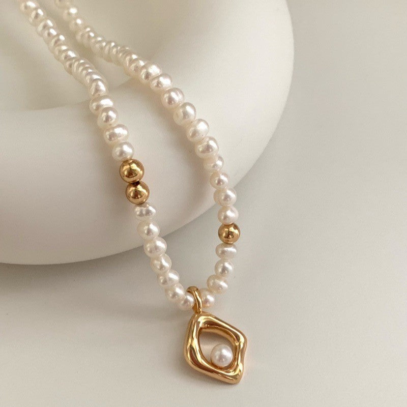 Asymmetrical Pearl Pendant Necklace – Elegant Floral Gold Jewelry for Women