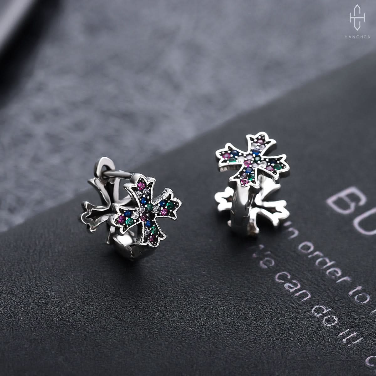 Men’s Diamond Cross Earrings – Trendy Unisex Dangle Earrings