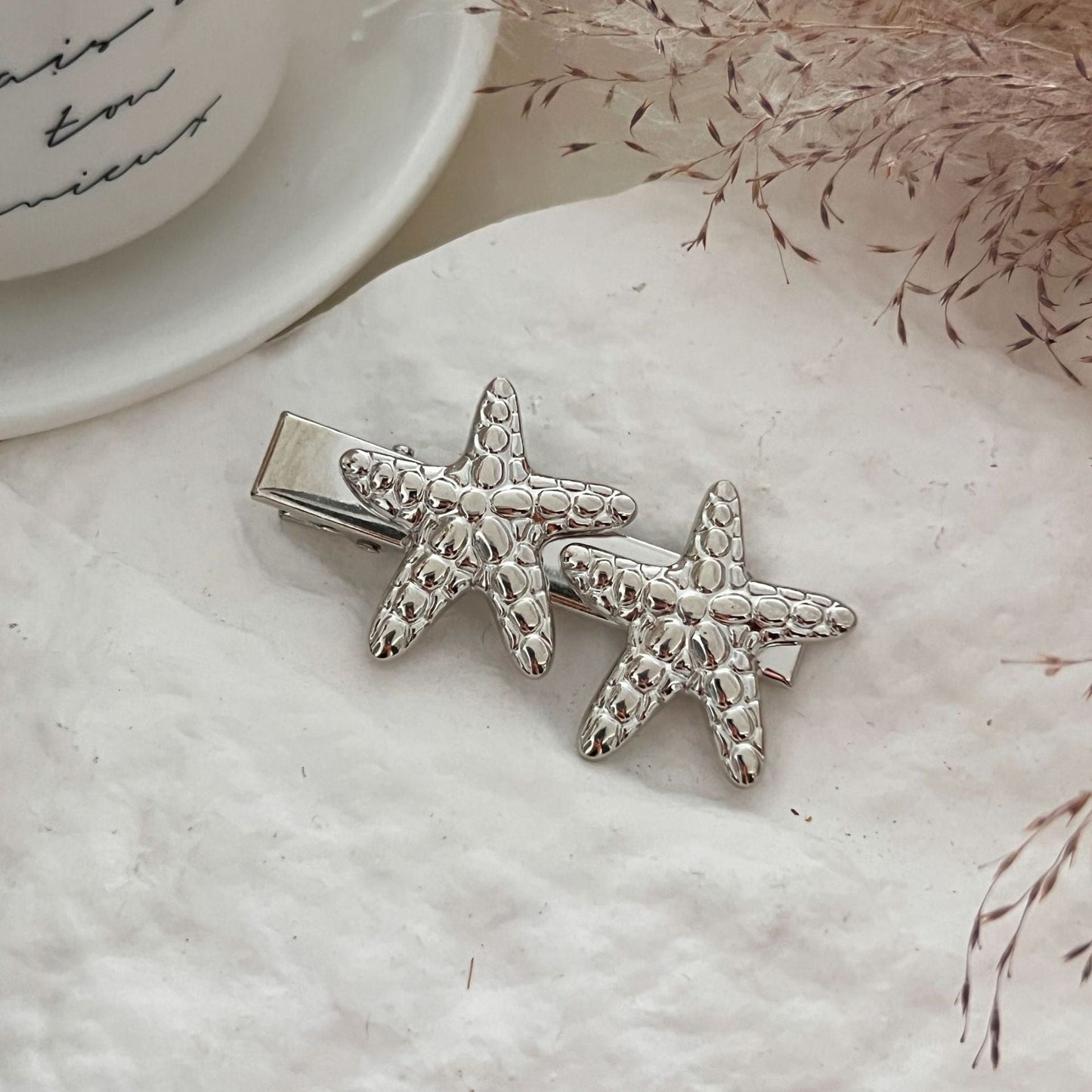 Alloy Decorative Hair Clips – Cute Bow & Heart Hair Accessories for Women