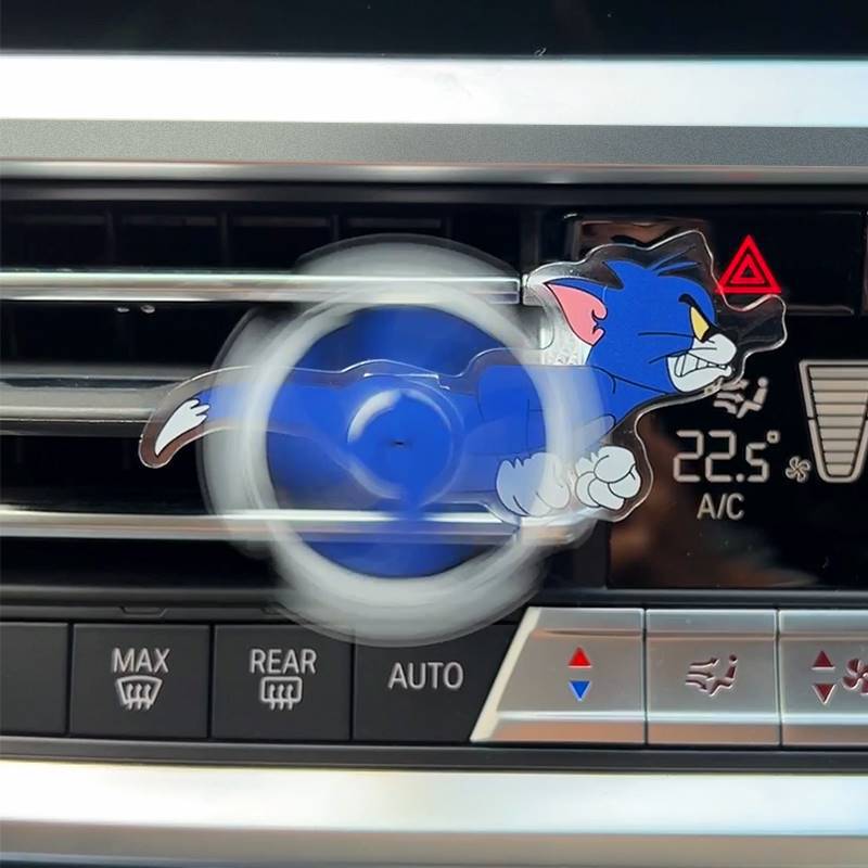 Tom and Jerry Car Air Vent Clip – Rotating Cartoon Ornament with Aromatherapy