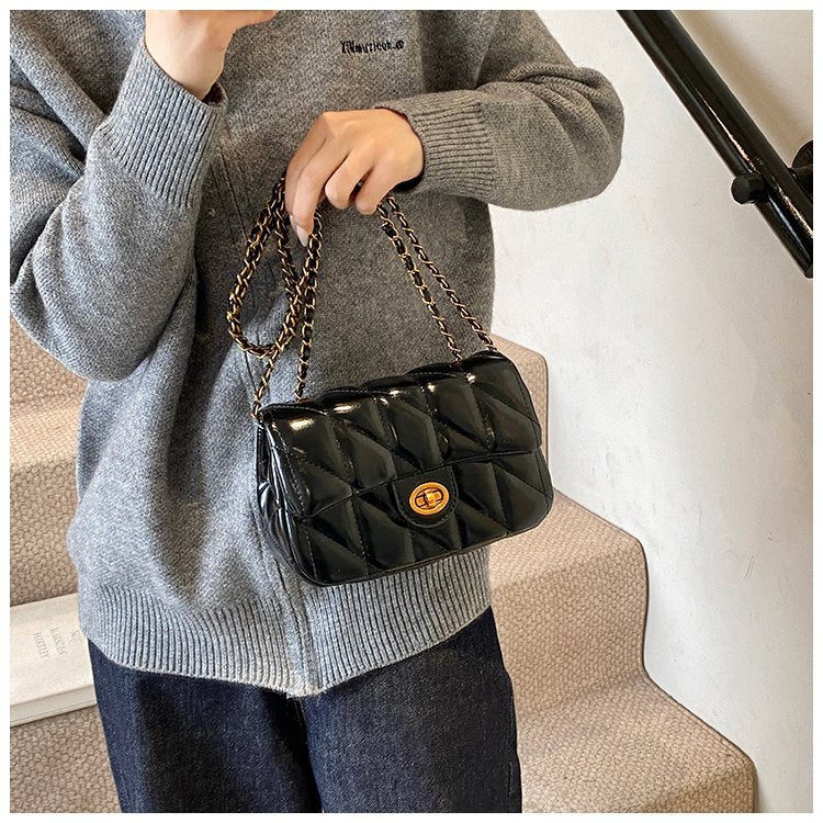 Trendy Chain Shoulder Bag for Women – Small PU Crossbody with Cover Flap
