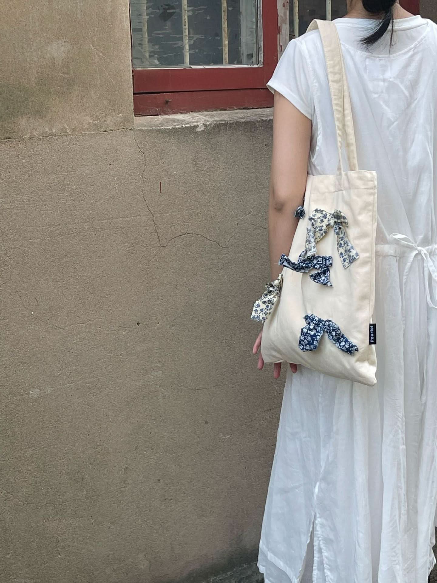 Cream Off-white Shoulder Bag with 3D Bow - Niche Canvas Bag for Students