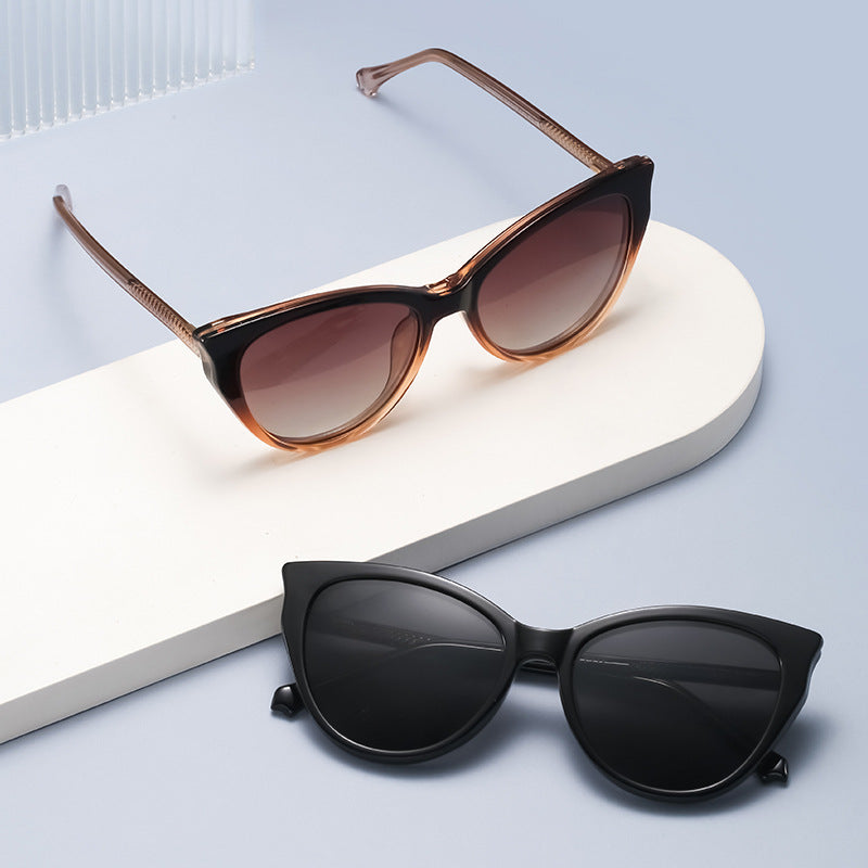 Women’s Magnetic Clip-On Polarized Sunglasses – Butterfly Frame