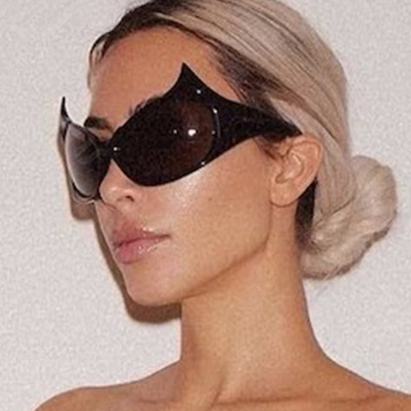 [Ammon] Oversized Devil Sunglasses