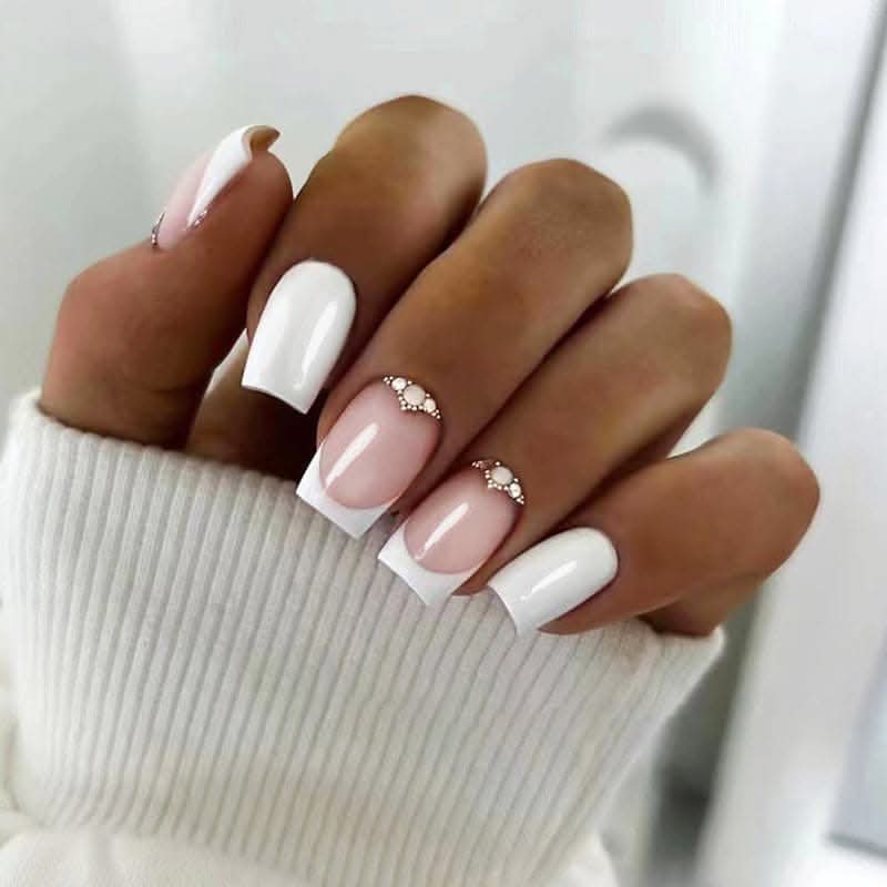 Medium-Length Square Milky White French Manicure – Flash Diamond Style False Nails