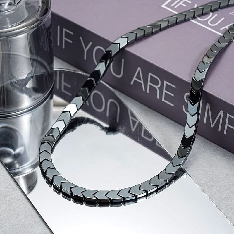 Men's Black Gallstone Triangle Necklace – Hip-Hop Style