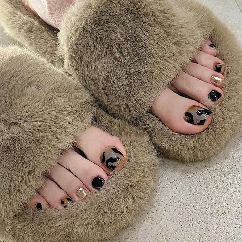 Golden Brown Pattern Toenail Stickers – Wearable Nail Art